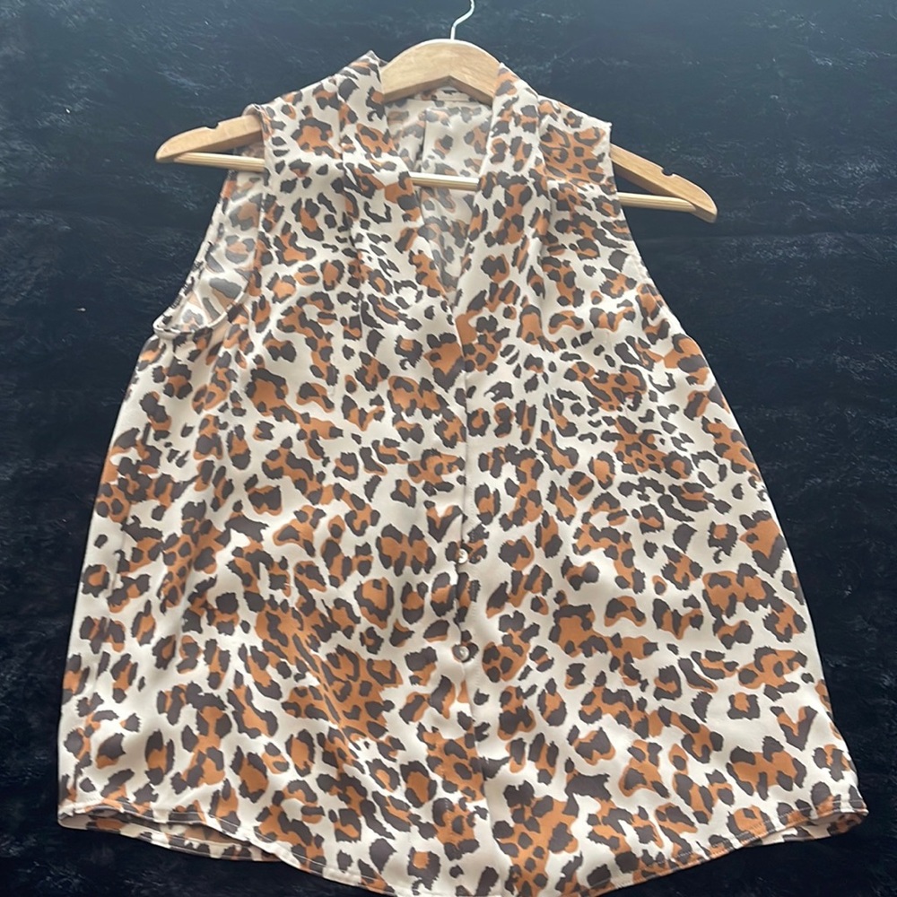 Aritzia/Babaton animal print blouse